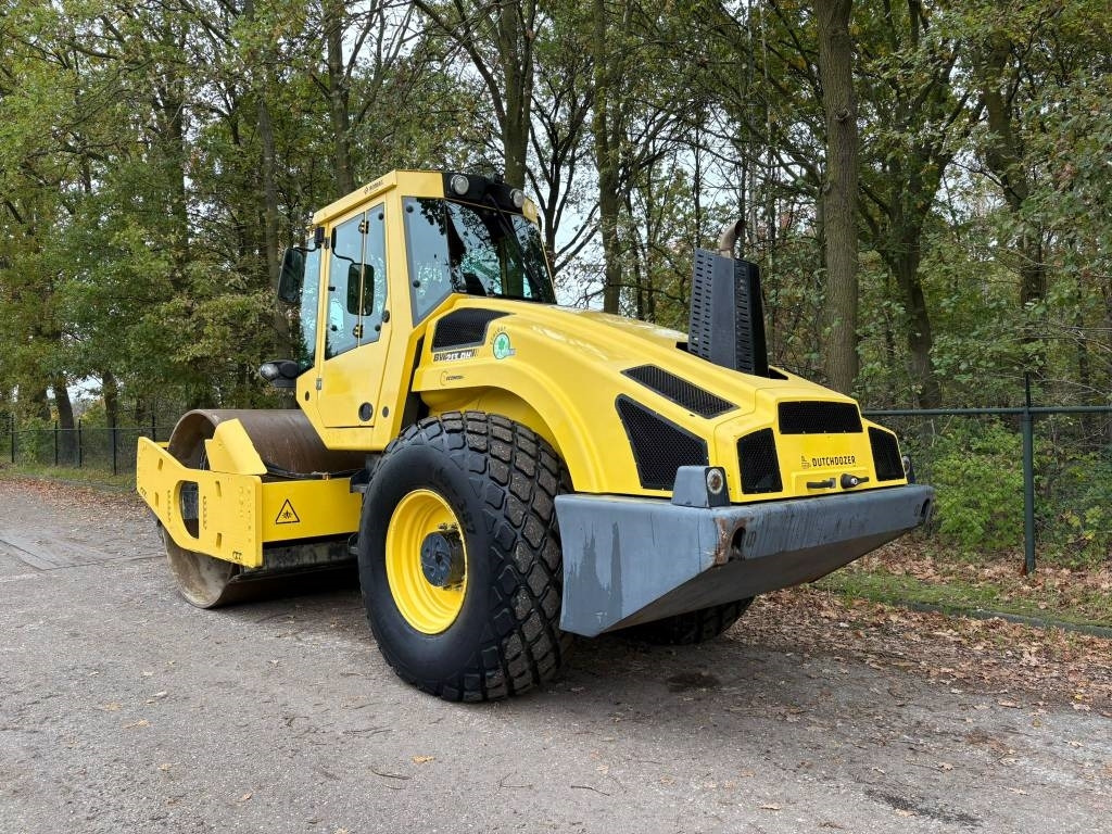 Bomag BW 213 D H-4 i EVIB/BVC / Airco / German machine - Compacteur à pieds de mouton/ Monocylindre: photos 3 Bomag BW 213 D H-4 i EVIB/BVC / Airco / German machine - Compacteur à pieds de mouton/ Monocylindre: photos 3