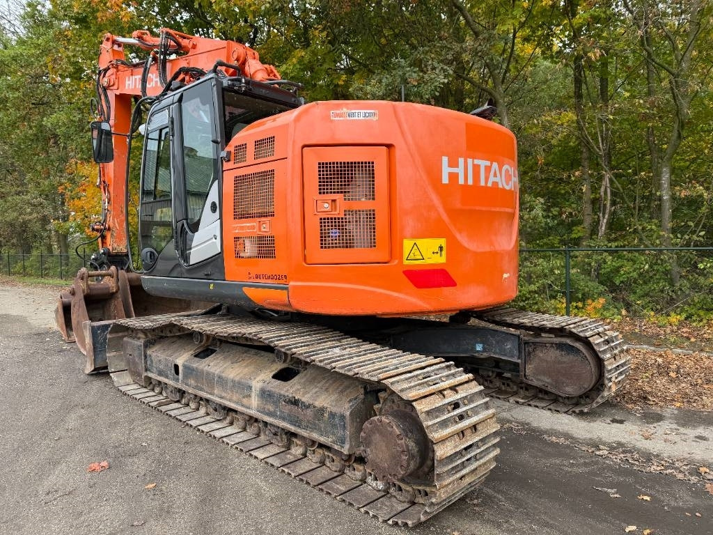 Hitachi ZX 225 US LC-6 - Pelle sur chenille: photos 3 Hitachi ZX 225 US LC-6 - Pelle sur chenille: photos 3