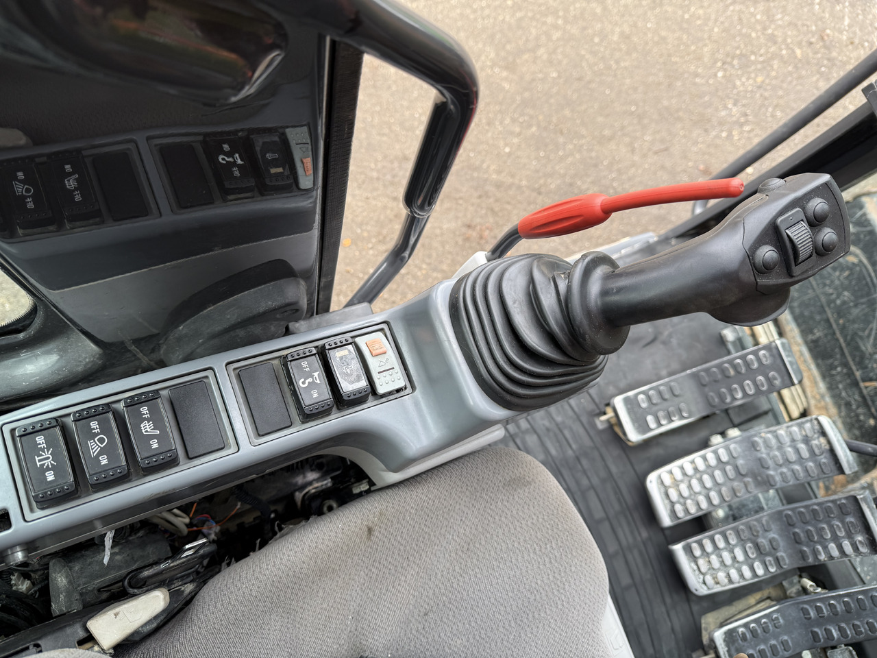 Pelle sur chenille Hitachi ZX225USLC-6: photos 15 Pelle sur chenille Hitachi ZX225USLC-6: photos 15