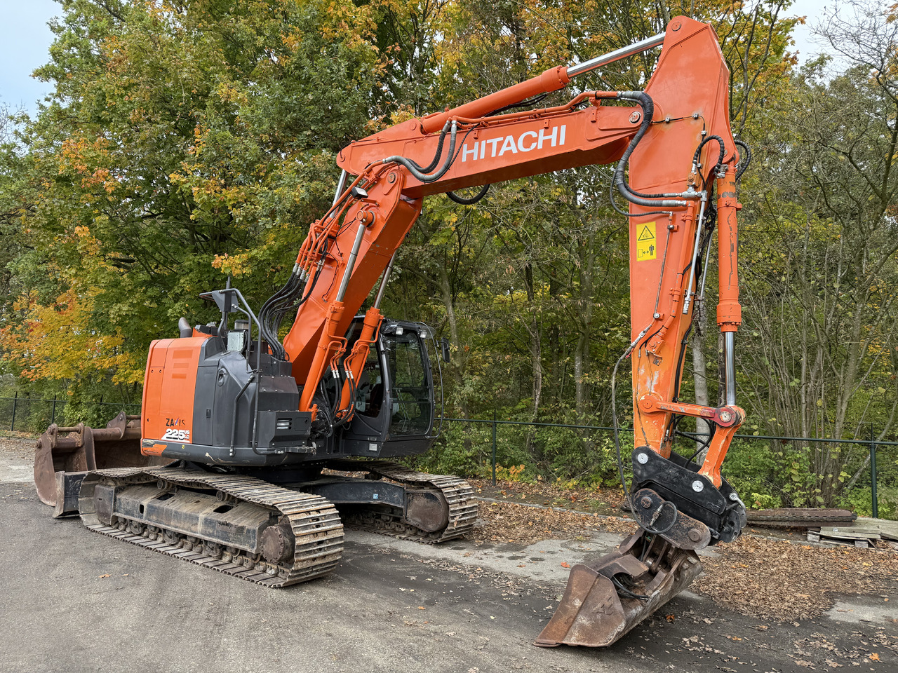 Pelle sur chenille Hitachi ZX225USLC-6: photos 6 Pelle sur chenille Hitachi ZX225USLC-6: photos 6