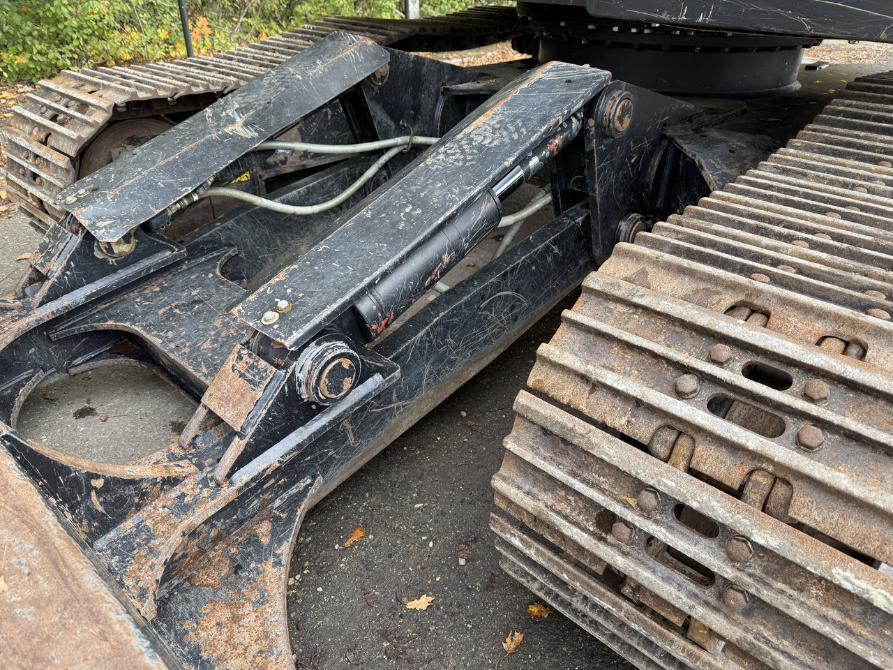 Pelle sur chenille Hitachi ZX225USLC-6: photos 33 Pelle sur chenille Hitachi ZX225USLC-6: photos 33
