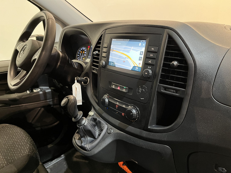 Mercedes-Benz Vito 116 CDI RWD Servicebus / Bott Inrichting / Euro 6 / Schuifdeur L + R / Airco / Cruise Control / Trekhaak / Camera / Navigatie / BPM VRIJ !! - Fourgonnette: photos 3 Mercedes-Benz Vito 116 CDI RWD Servicebus / Bott Inrichting / Euro 6 / Schuifdeur L + R / Airco / Cruise Control / Trekhaak / Camera / Navigatie / BPM VRIJ !! - Fourgonnette: photos 3