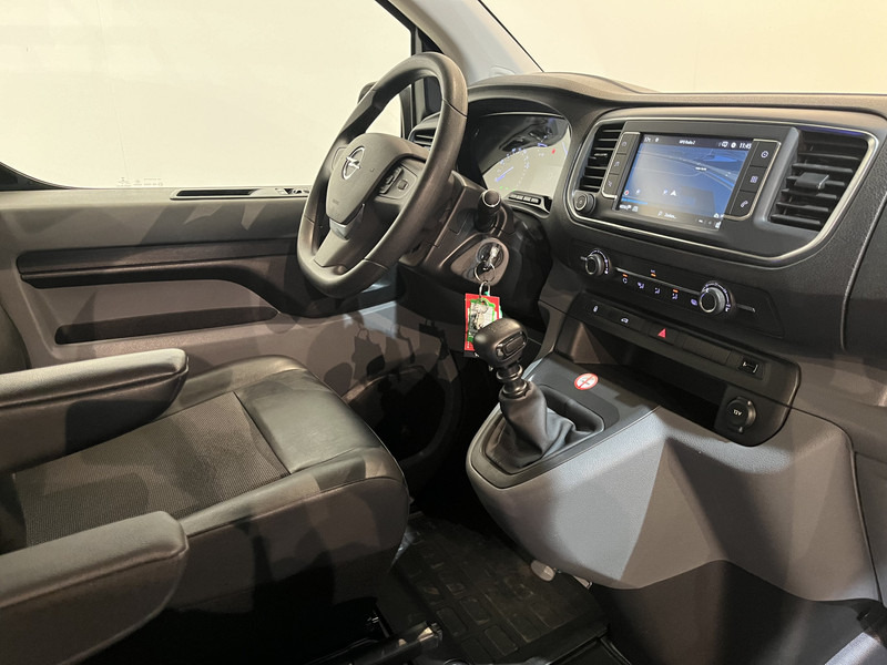 Opel Vivaro 2.0 CDTI L2H1 120 PK Servicebus / Inrichting / Euro 6 / 220V. / Airco / Cruise Control / Trekhaak / Camera / CarPlay / Navigatie / 60.800 KM !! - Fourgonnette: photos 3 Opel Vivaro 2.0 CDTI L2H1 120 PK Servicebus / Inrichting / Euro 6 / 220V. / Airco / Cruise Control / Trekhaak / Camera / CarPlay / Navigatie / 60.800 KM !! - Fourgonnette: photos 3
