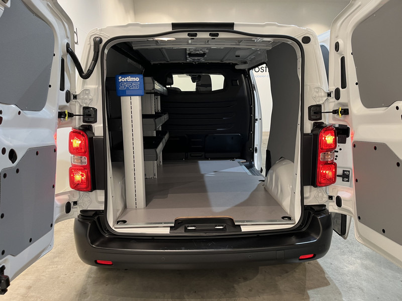 Opel Vivaro-e L2 75 kWh Servicebus / Sortimo Inrichting / 100% elektrisch !! / Airco / Cruise Control / CarPlay / Camera / Navigatie / 3-Zits / 3.800 KM !! - Fourgonnette, Utilitaire électrique: photos 4 Opel Vivaro-e L2 75 kWh Servicebus / Sortimo Inrichting / 100% elektrisch !! / Airco / Cruise Control / CarPlay / Camera / Navigatie / 3-Zits / 3.800 KM !! - Fourgonnette, Utilitaire électrique: photos 4