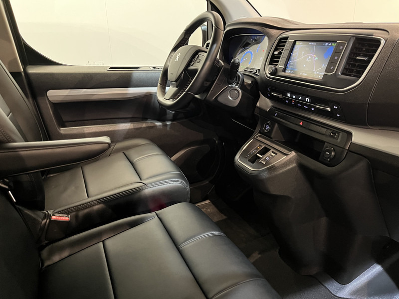 Peugeot e-Expert EV L3 DC Dubbel Cabine 75 kWh / 2X Schuifdeur / Trekhaak / Camera / Leder / CarPlay / Navigatie / Clima / Cruise / 49.300 KM !! - Fourgonnette, Utilitaire double cabine: photos 3 Peugeot e-Expert EV L3 DC Dubbel Cabine 75 kWh / 2X Schuifdeur / Trekhaak / Camera / Leder / CarPlay / Navigatie / Clima / Cruise / 49.300 KM !! - Fourgonnette, Utilitaire double cabine: photos 3