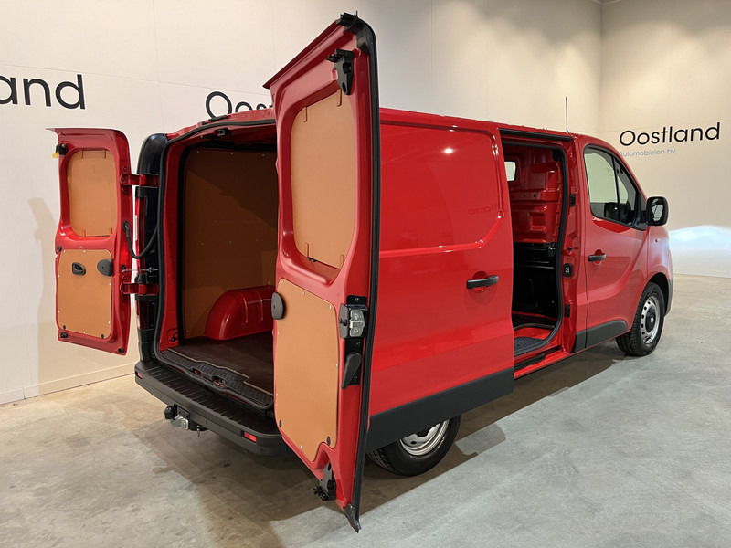 Renault Trafic 2.0 dCi 170 PK L1H1 / Euro 6 / Airco / Cruise Control / PDC / CarPlay / Navigatie / Trekhaak / LED / 3-Zits - Fourgonnette: photos 2 Renault Trafic 2.0 dCi 170 PK L1H1 / Euro 6 / Airco / Cruise Control / PDC / CarPlay / Navigatie / Trekhaak / LED / 3-Zits - Fourgonnette: photos 2