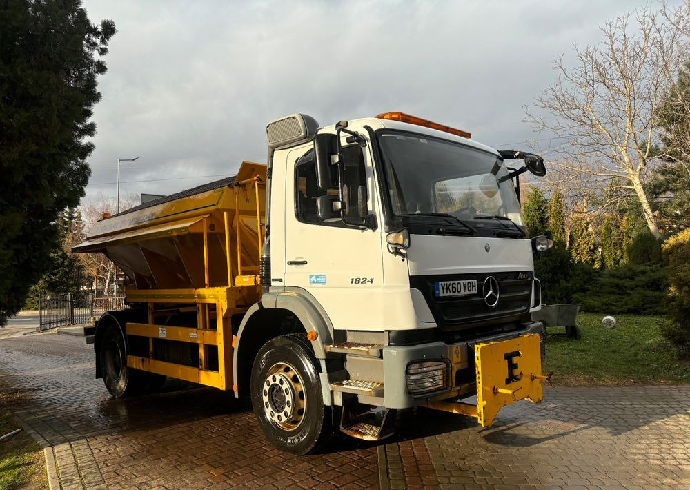 Mercedes-Benz Axor 4x2 piaskarka solarka econ schmidt 1824 e5 - Engin de déneigement: photos 2 Mercedes-Benz Axor 4x2 piaskarka solarka econ schmidt 1824 e5 - Engin de déneigement: photos 2