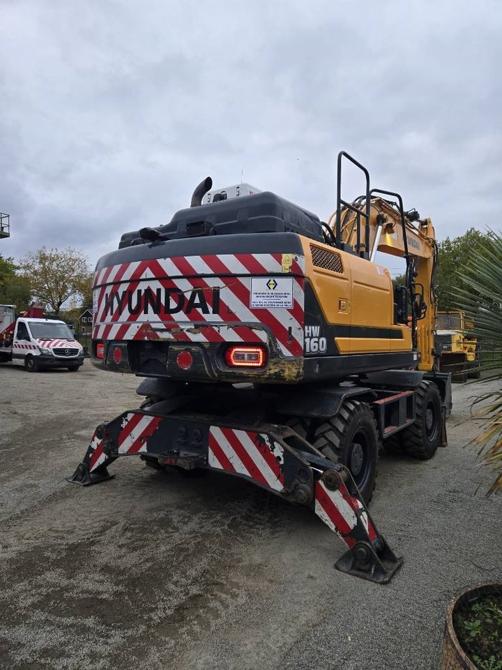 Hyundai HW 160 - Pelle sur pneus: photos 4 Hyundai HW 160 - Pelle sur pneus: photos 4