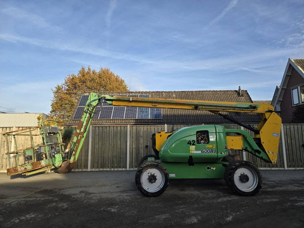 JLG 600 AJ - Nacelle articulée: photos 1 JLG 600 AJ - Nacelle articulée: photos 1