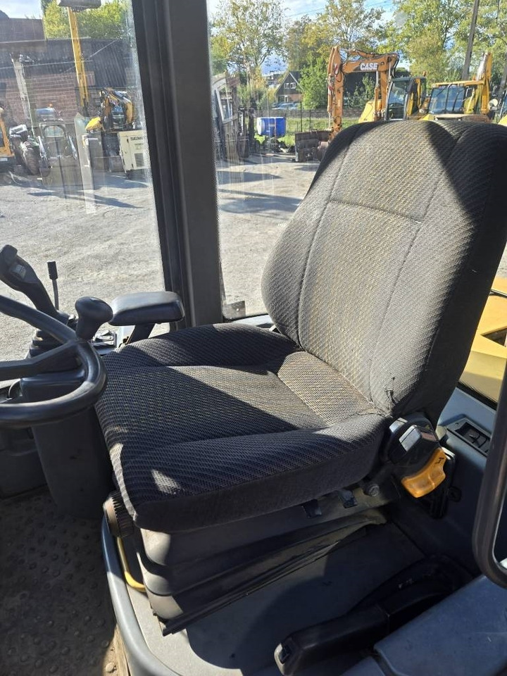 Chargeuse sur pneus Volvo L 40 B TP: photos 18 Chargeuse sur pneus Volvo L 40 B TP: photos 18