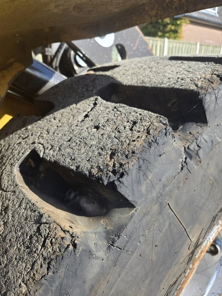 Chargeuse sur pneus Volvo L 40 B TP: photos 16 Chargeuse sur pneus Volvo L 40 B TP: photos 16