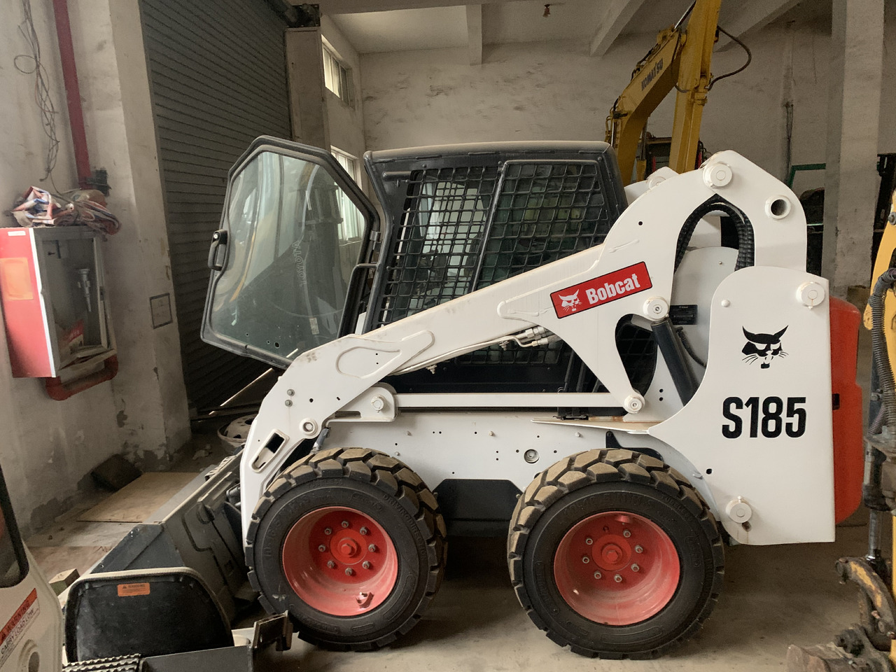 BOBCAT S185 - Mini chargeuse: photos 3 BOBCAT S185 - Mini chargeuse: photos 3