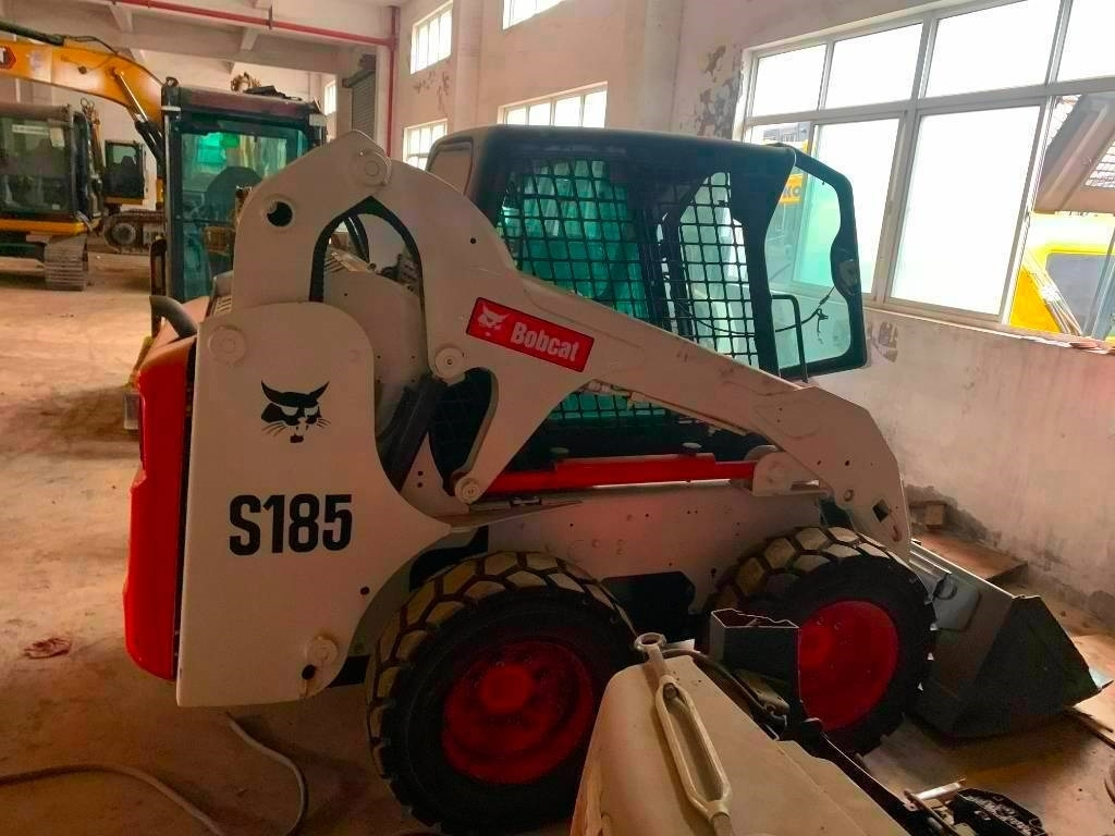 Bobcat S 185 - Mini chargeuse: photos 4 Bobcat S 185 - Mini chargeuse: photos 4