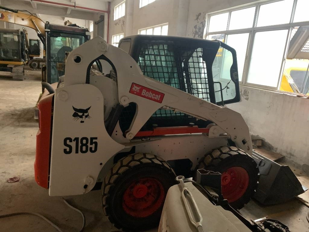 Bobcat S 185 - Mini chargeuse: photos 3 Bobcat S 185 - Mini chargeuse: photos 3