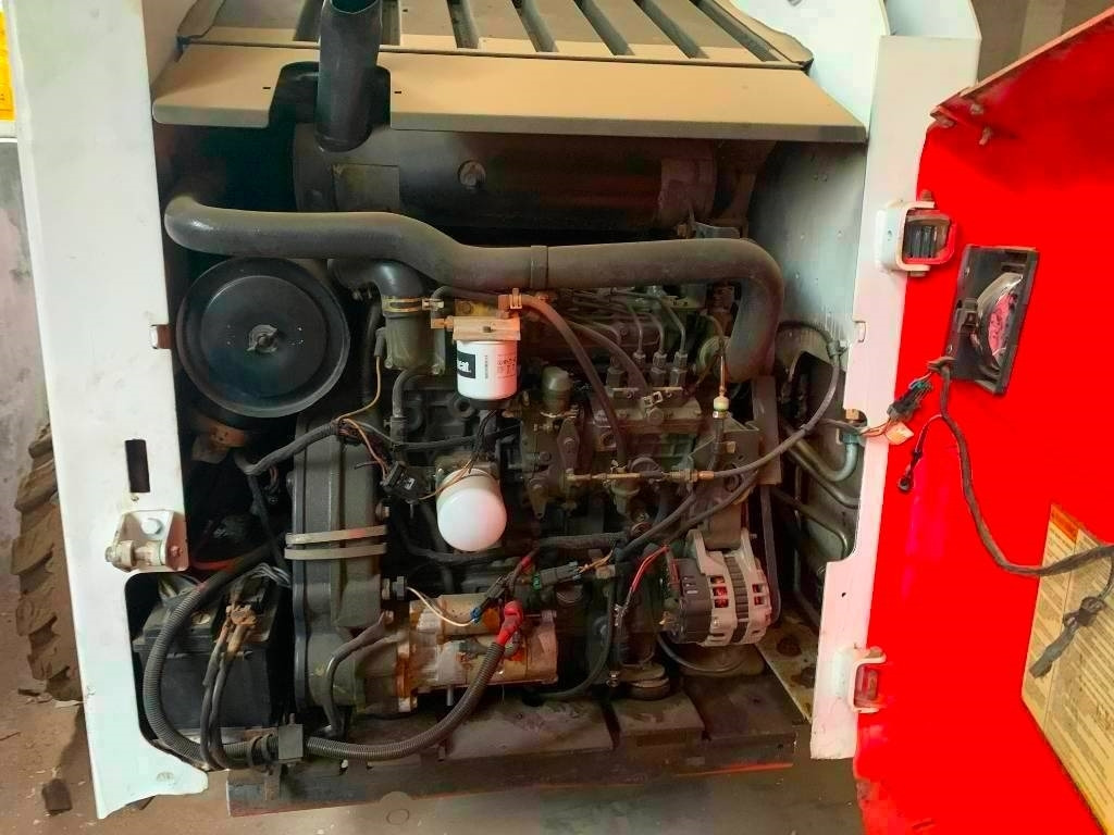 Bobcat S 300 - Mini chargeuse: photos 3 Bobcat S 300 - Mini chargeuse: photos 3