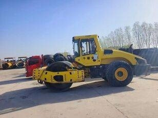 Bomag BW 220D-40 - Rouleau compresseur: photos 1 Bomag BW 220D-40 - Rouleau compresseur: photos 1