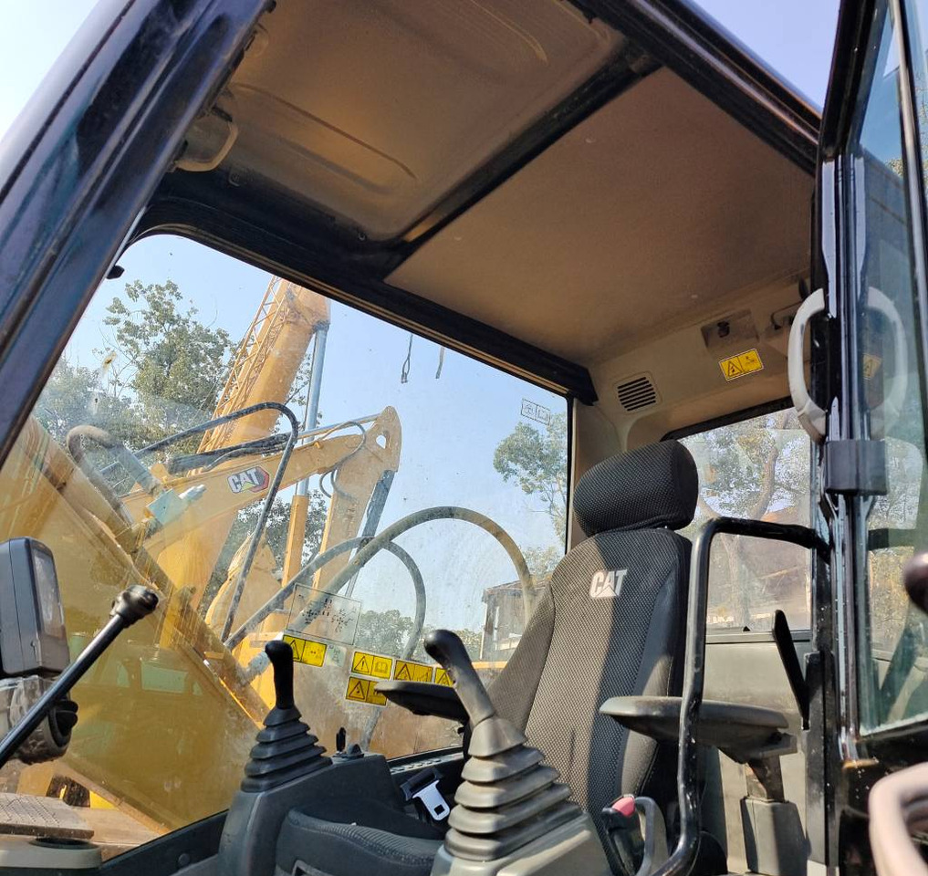 CATERPILLAR 313D2GC - Pelle sur chenille: photos 5 CATERPILLAR 313D2GC - Pelle sur chenille: photos 5