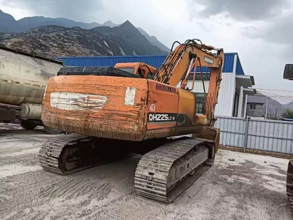 Doosan DX 225 DH225LC-9 - Pelle sur chenille: photos 4 Doosan DX 225 DH225LC-9 - Pelle sur chenille: photos 4