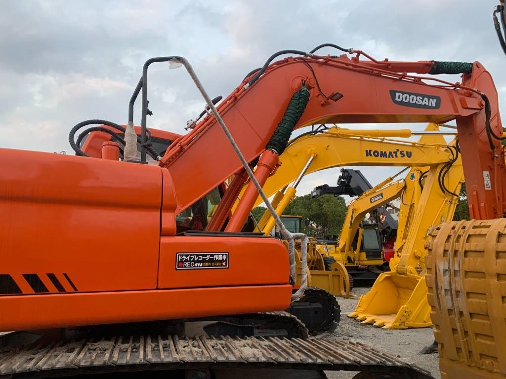 Doosan DX 225 LC - Pelle sur chenille: photos 1 Doosan DX 225 LC - Pelle sur chenille: photos 1
