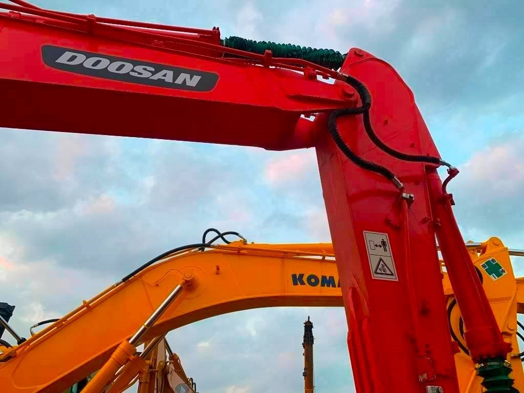 Doosan DX 225 LC - Pelle sur chenille: photos 2 Doosan DX 225 LC - Pelle sur chenille: photos 2