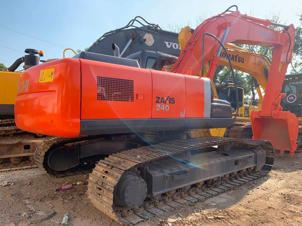 Hitachi Zaxis 240 - Pelle sur chenille: photos 1 Hitachi Zaxis 240 - Pelle sur chenille: photos 1