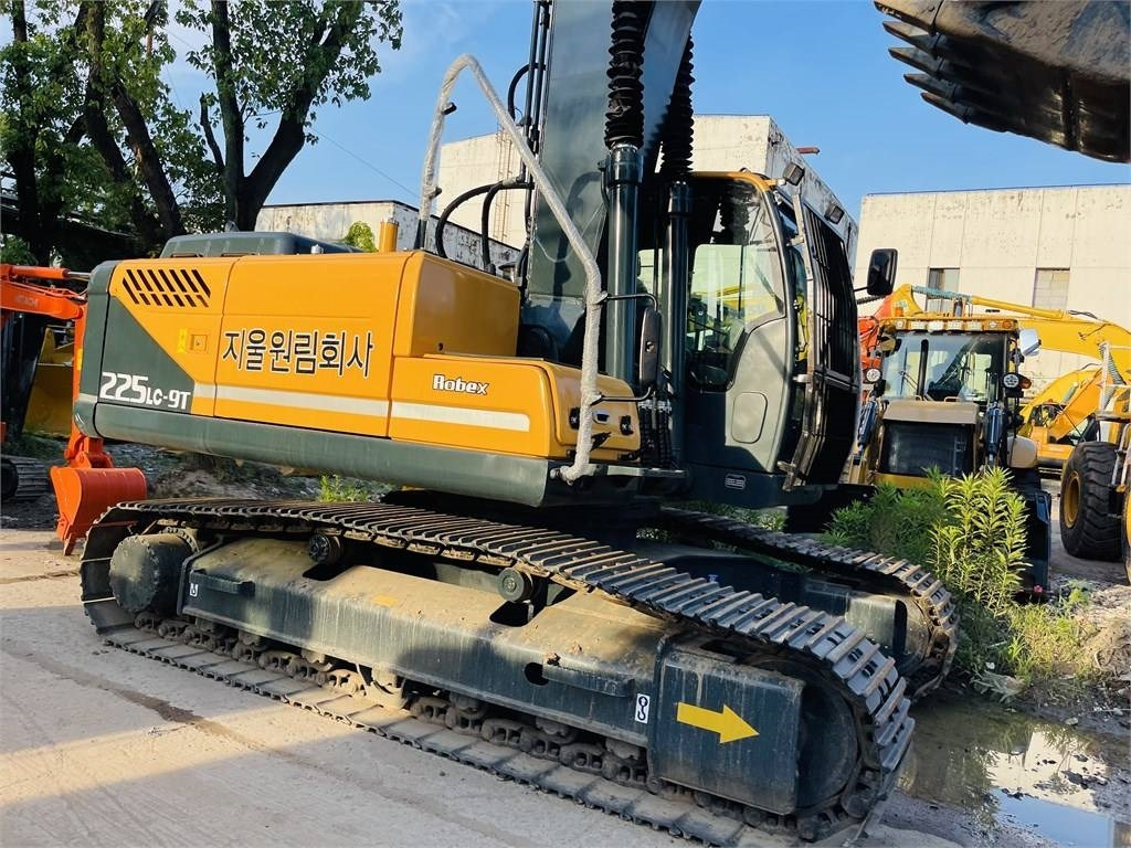 Hyundai 225 lc 9t - Pelle sur chenille: photos 1 Hyundai 225 lc 9t - Pelle sur chenille: photos 1