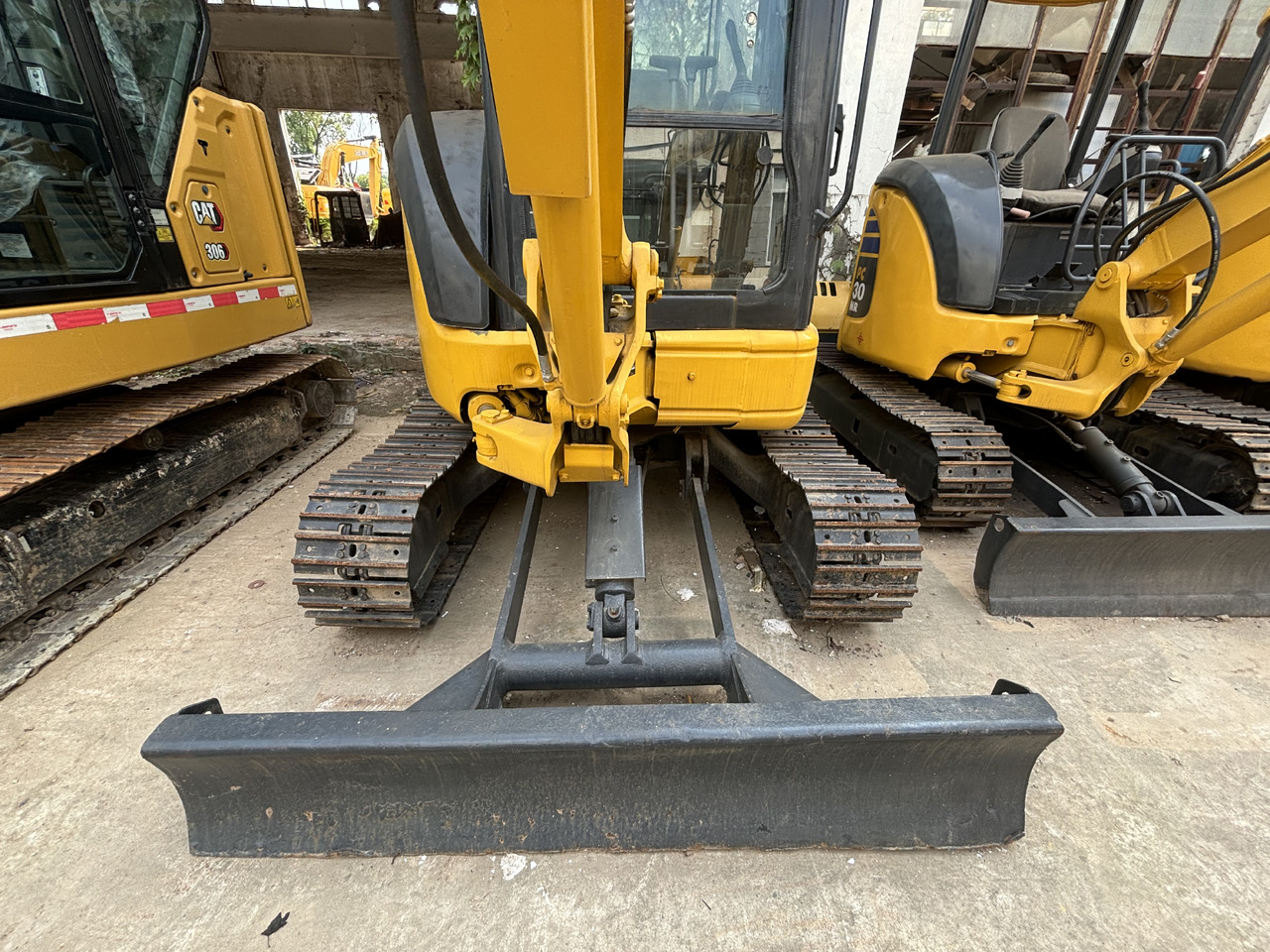 KOMATSU PC35MR - Mini pelle: photos 4 KOMATSU PC35MR - Mini pelle: photos 4