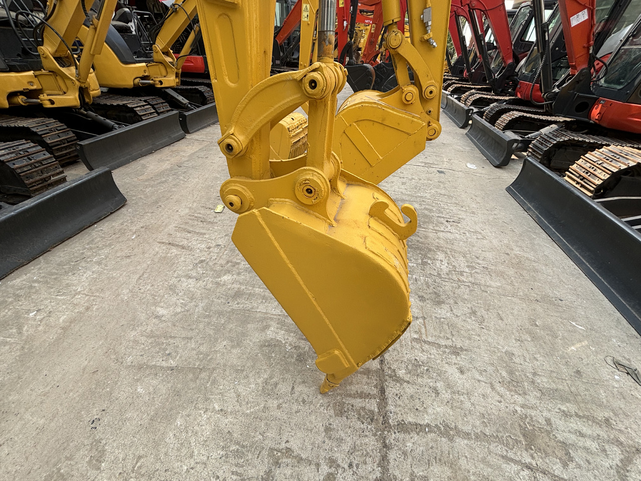 KOMATSU PC35MR - Mini pelle: photos 3 KOMATSU PC35MR - Mini pelle: photos 3
