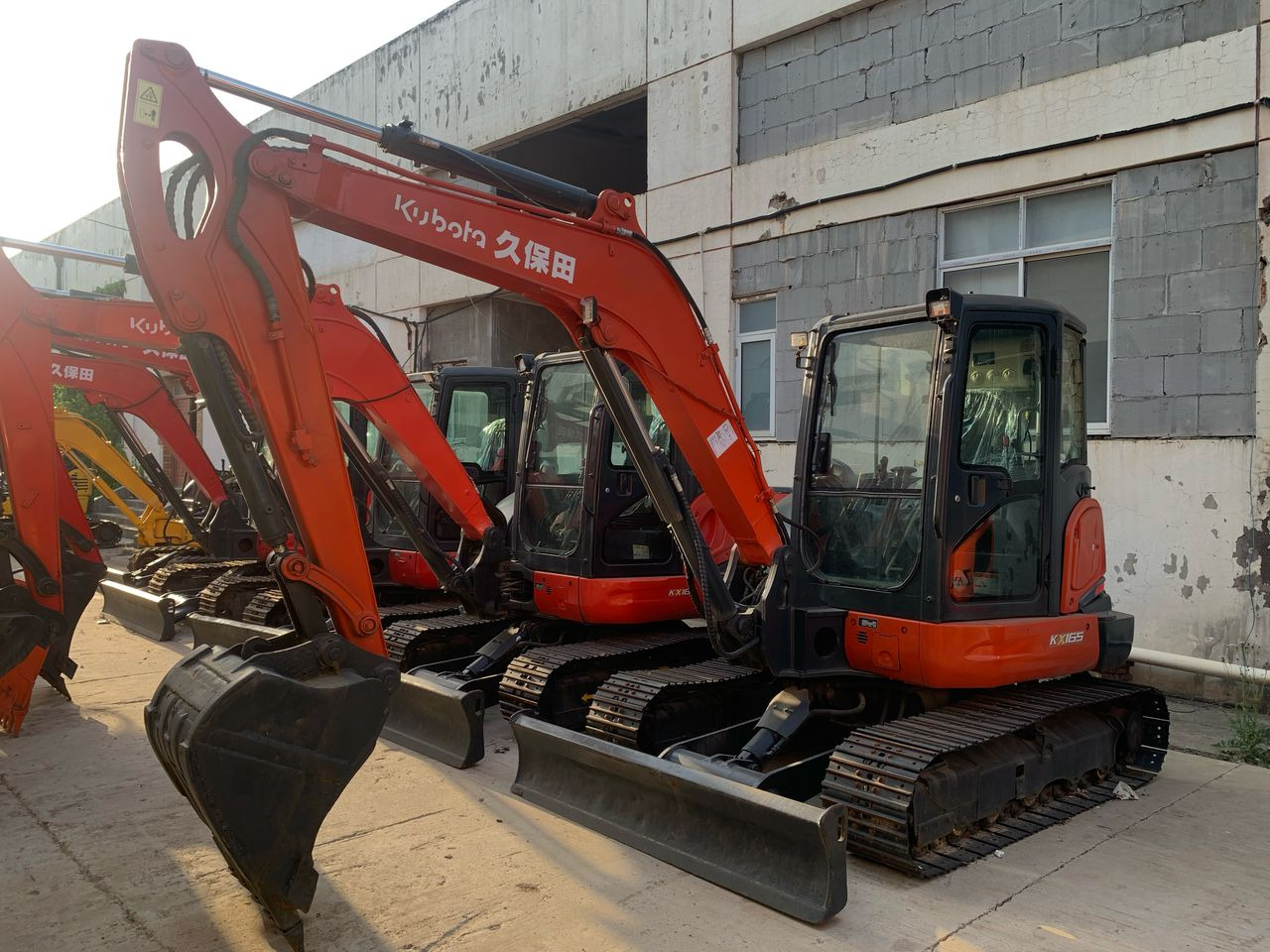 KUBOTA KX165-5 - Pelle sur chenille: photos 1 KUBOTA KX165-5 - Pelle sur chenille: photos 1