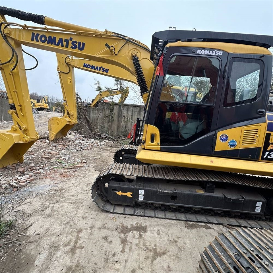 Komatsu PC 130-7 - Pelle sur chenille: photos 1 Komatsu PC 130-7 - Pelle sur chenille: photos 1
