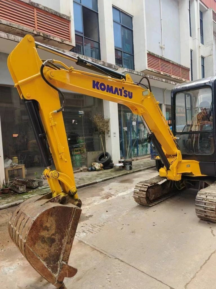 Komatsu PC 35MR-8 - Mini pelle: photos 4 Komatsu PC 35MR-8 - Mini pelle: photos 4