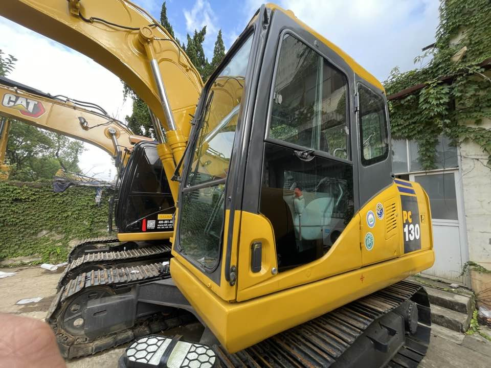 Komatsu PC130 - Mini pelle: photos 5 Komatsu PC130 - Mini pelle: photos 5