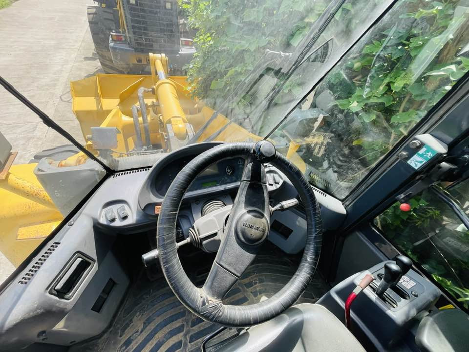 Komatsu WA320-8 - Chargeuse sur pneus: photos 4 Komatsu WA320-8 - Chargeuse sur pneus: photos 4