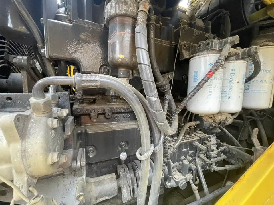 Komatsu WA470 - Chargeuse sur pneus: photos 2 Komatsu WA470 - Chargeuse sur pneus: photos 2