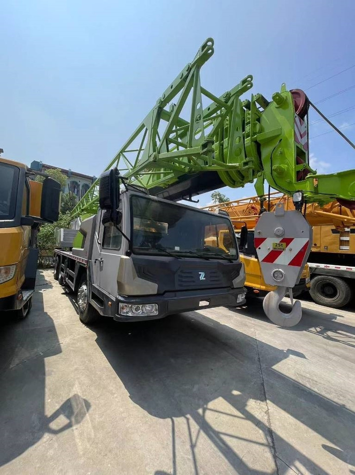 Zoomlion ZCT251V - Grue tout-terrain: photos 2 Zoomlion ZCT251V - Grue tout-terrain: photos 2