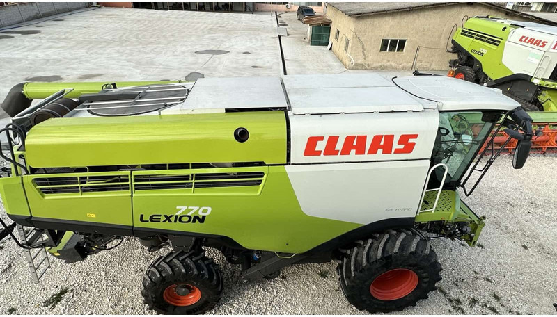 Claas Lexion 770 - Moissonneuse-batteuse: photos 4 Claas Lexion 770 - Moissonneuse-batteuse: photos 4