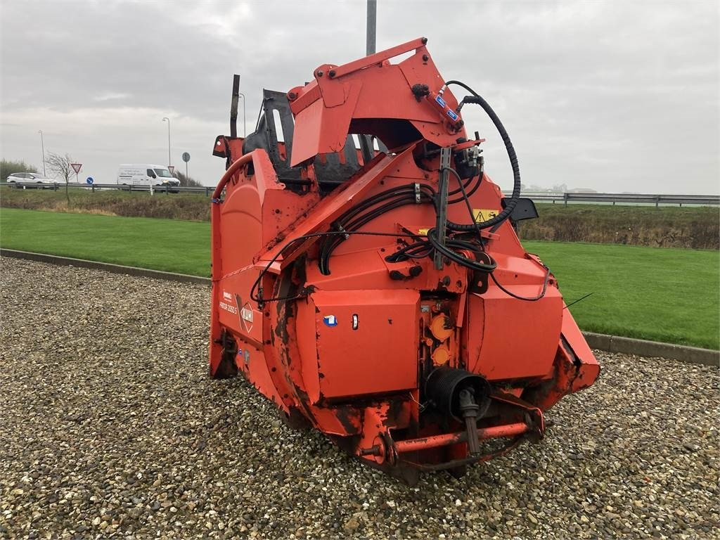 Kuhn PRIMOR 2060S halmstrøer - Matériel d'élevage: photos 3 Kuhn PRIMOR 2060S halmstrøer - Matériel d'élevage: photos 3