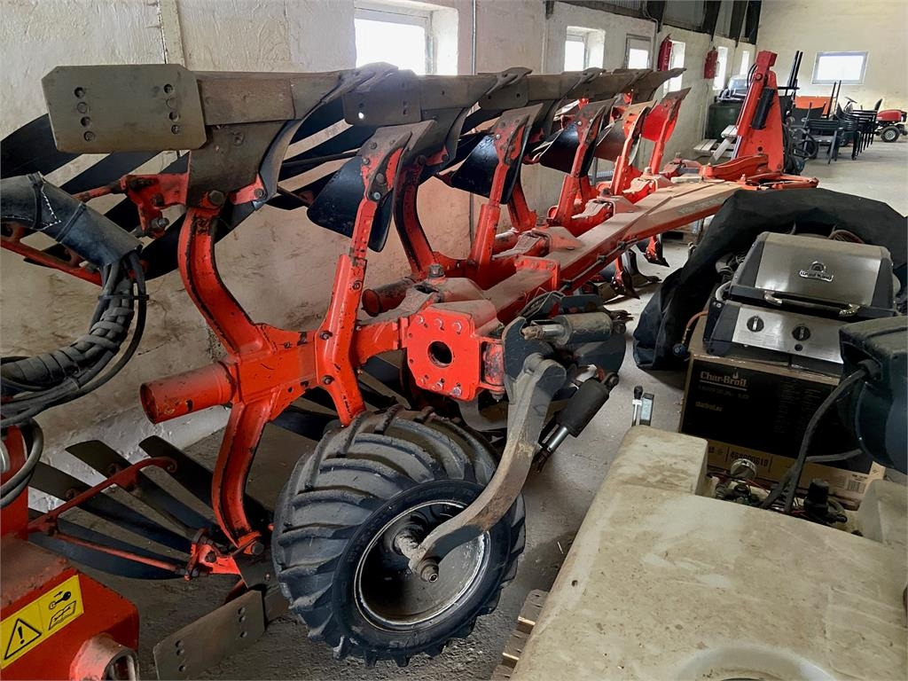 Kuhn VARI-MASTER 153 4+1 - Charrue: photos 3 Kuhn VARI-MASTER 153 4+1 - Charrue: photos 3