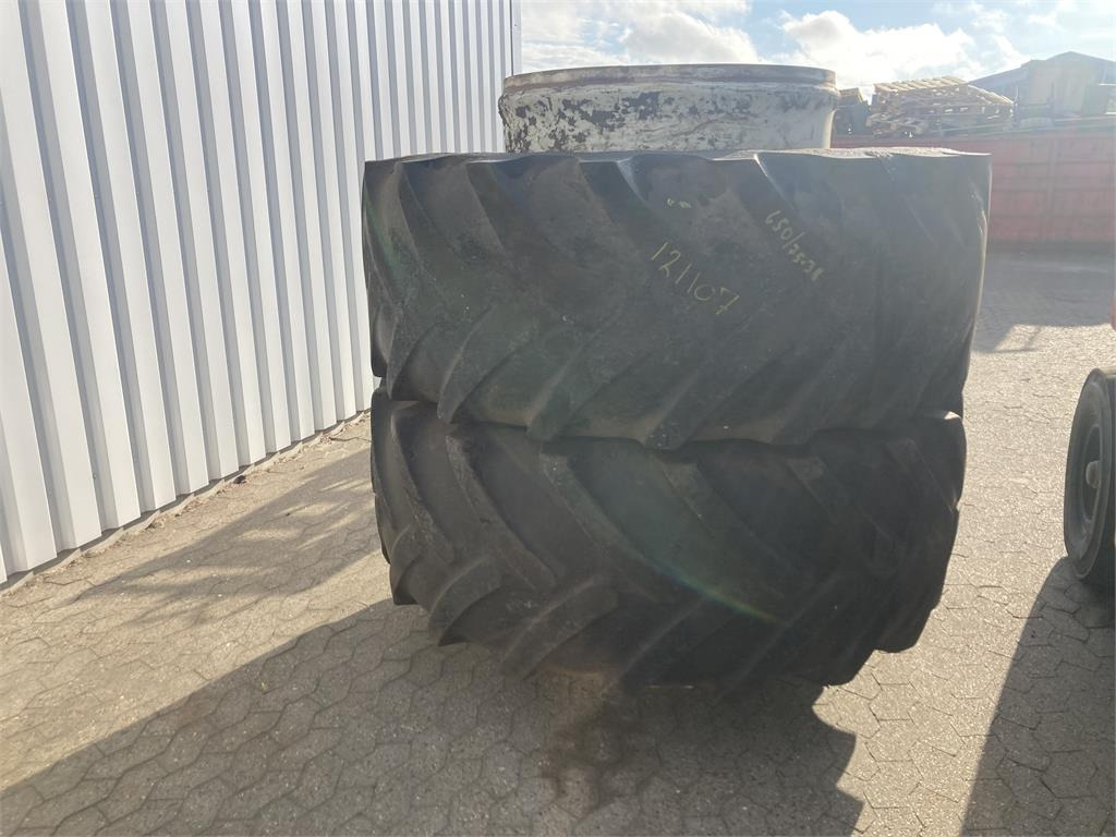 Michelin 650/75X38 - Pneu pour Machine agricole: photos 1 Michelin 650/75X38 - Pneu pour Machine agricole: photos 1