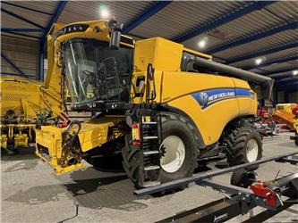 Moissonneuse-batteuse New Holland CX8.90 STAGE 5: photos 1