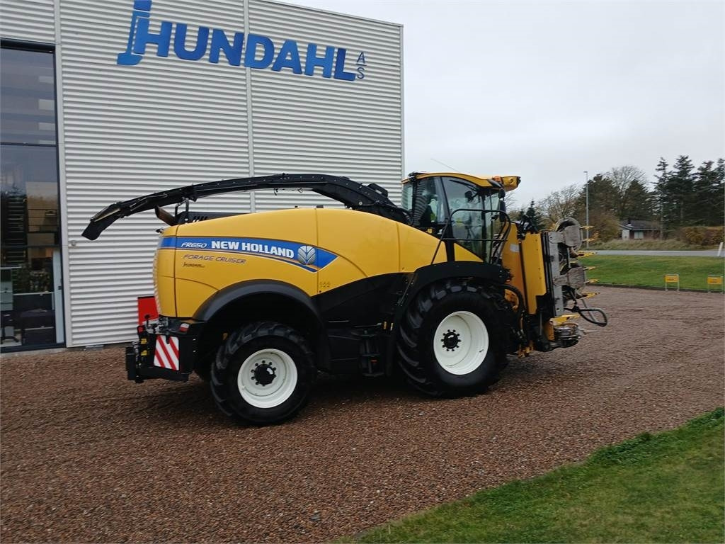 New Holland FR650 ST5 - Ensileuse: photos 2 New Holland FR650 ST5 - Ensileuse: photos 2