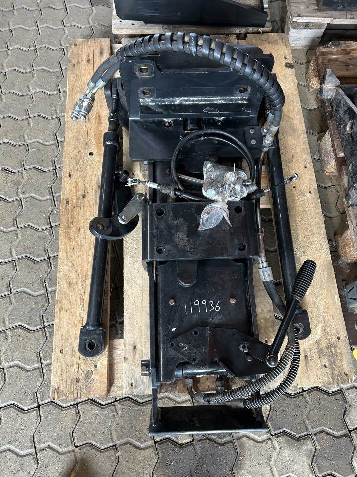 New Holland HYDR. HITCH  - Attache rapide pour Engins de chantier: photos 1 New Holland HYDR. HITCH  - Attache rapide pour Engins de chantier: photos 1