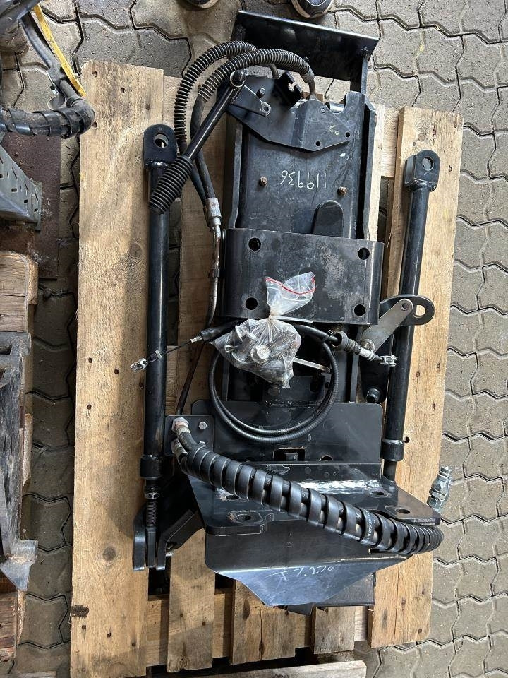 New Holland HYDR. HITCH  - Attache rapide pour Engins de chantier: photos 3 New Holland HYDR. HITCH  - Attache rapide pour Engins de chantier: photos 3