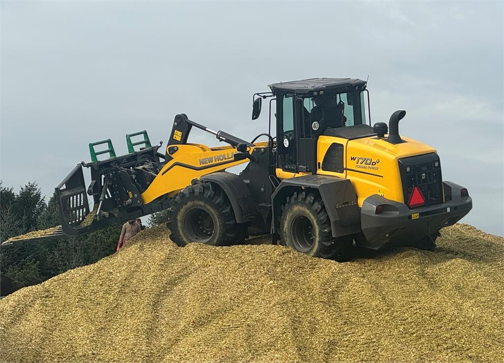 New Holland W170D2 S5 FORAGE POW - Chargeuse sur pneus: photos 1 New Holland W170D2 S5 FORAGE POW - Chargeuse sur pneus: photos 1