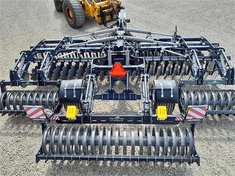 Agro-Tom 6 Meter discharve - Cover crop: photos 1 Agro-Tom 6 Meter discharve - Cover crop: photos 1