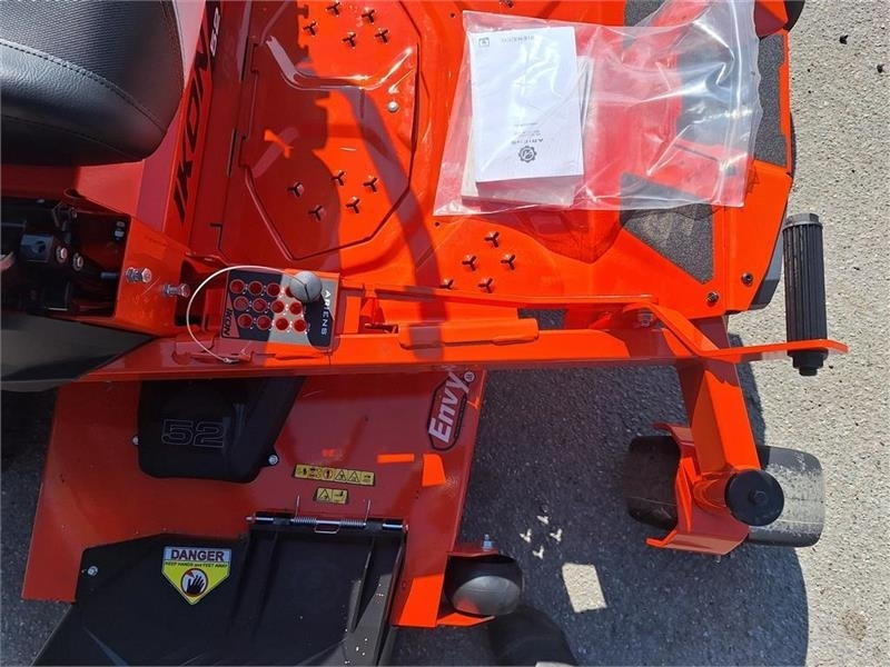 Ariens IKON XD 52" (132 Cm. Klippe bredde) - Tracteur communal: photos 3 Ariens IKON XD 52" (132 Cm. Klippe bredde) - Tracteur communal: photos 3