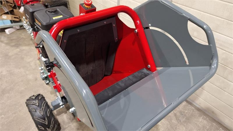 Blue Bird flishugger FABRIKS NY - Broyeur de végétaux: photos 3 Blue Bird flishugger FABRIKS NY - Broyeur de végétaux: photos 3