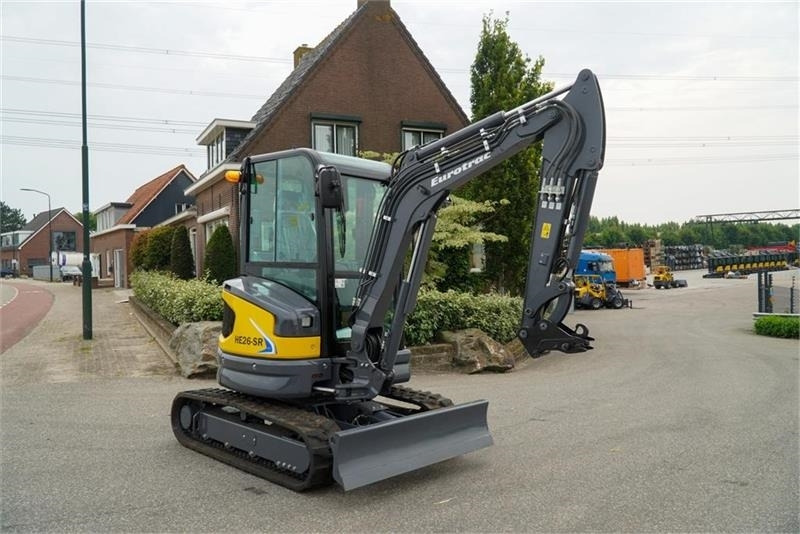 Eurotrac HE26-SR - Mini pelle: photos 3 Eurotrac HE26-SR - Mini pelle: photos 3