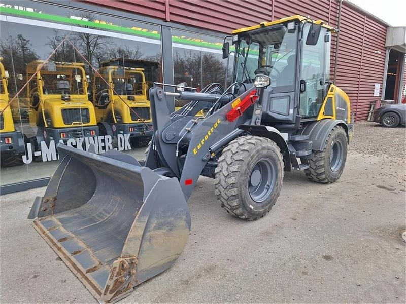 Eurotrac WL18 - Chargeuse sur pneus: photos 5 Eurotrac WL18 - Chargeuse sur pneus: photos 5