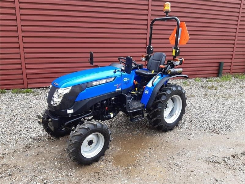Solis 26 servostyring og brede traktor dæk - Tracteur communal: photos 1 Solis 26 servostyring og brede traktor dæk - Tracteur communal: photos 1